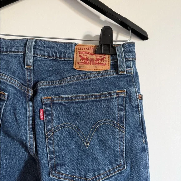 Levi’s Classic Blue 501 Straight Leg Button Fly Jeans size 27 EUC - Picture 6 of 8